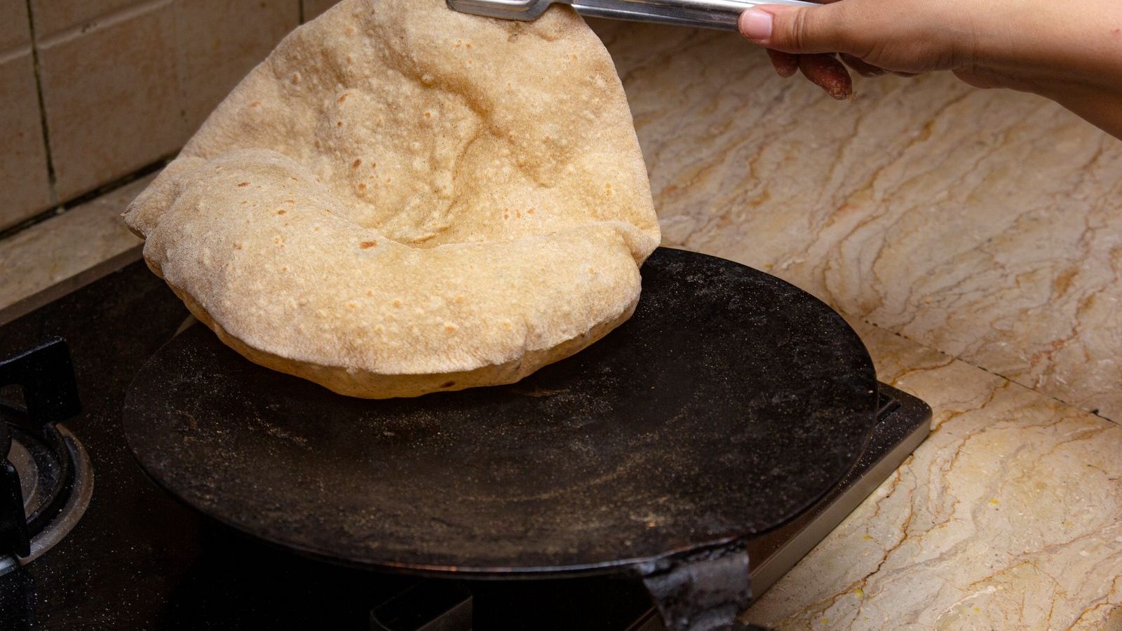 How to Choose the Right Roti Making Machine for Your Business